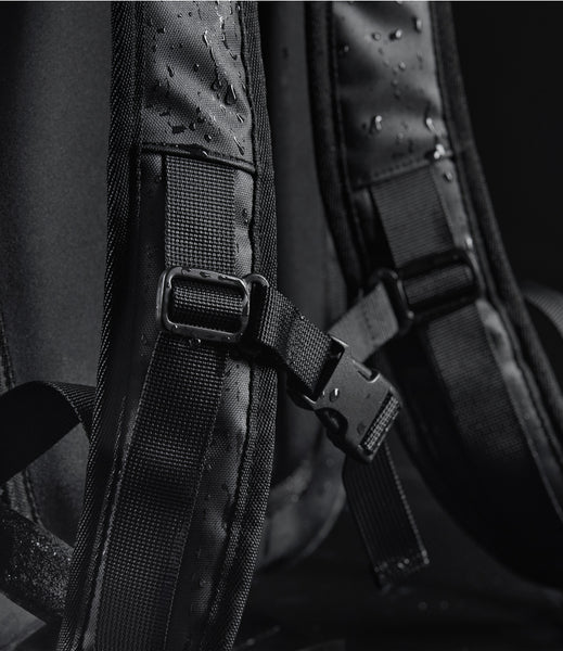 Wild Isle Roll-Top Waterproof Daypack — Black